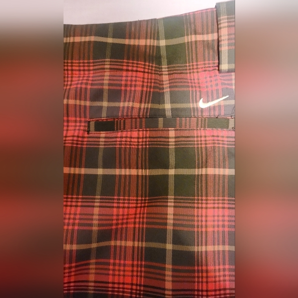 Nike Magenta Plum Purple,and Black Plaid Dri Fit Golf Skort. Ladies Size 10 - Picture 4 of 12